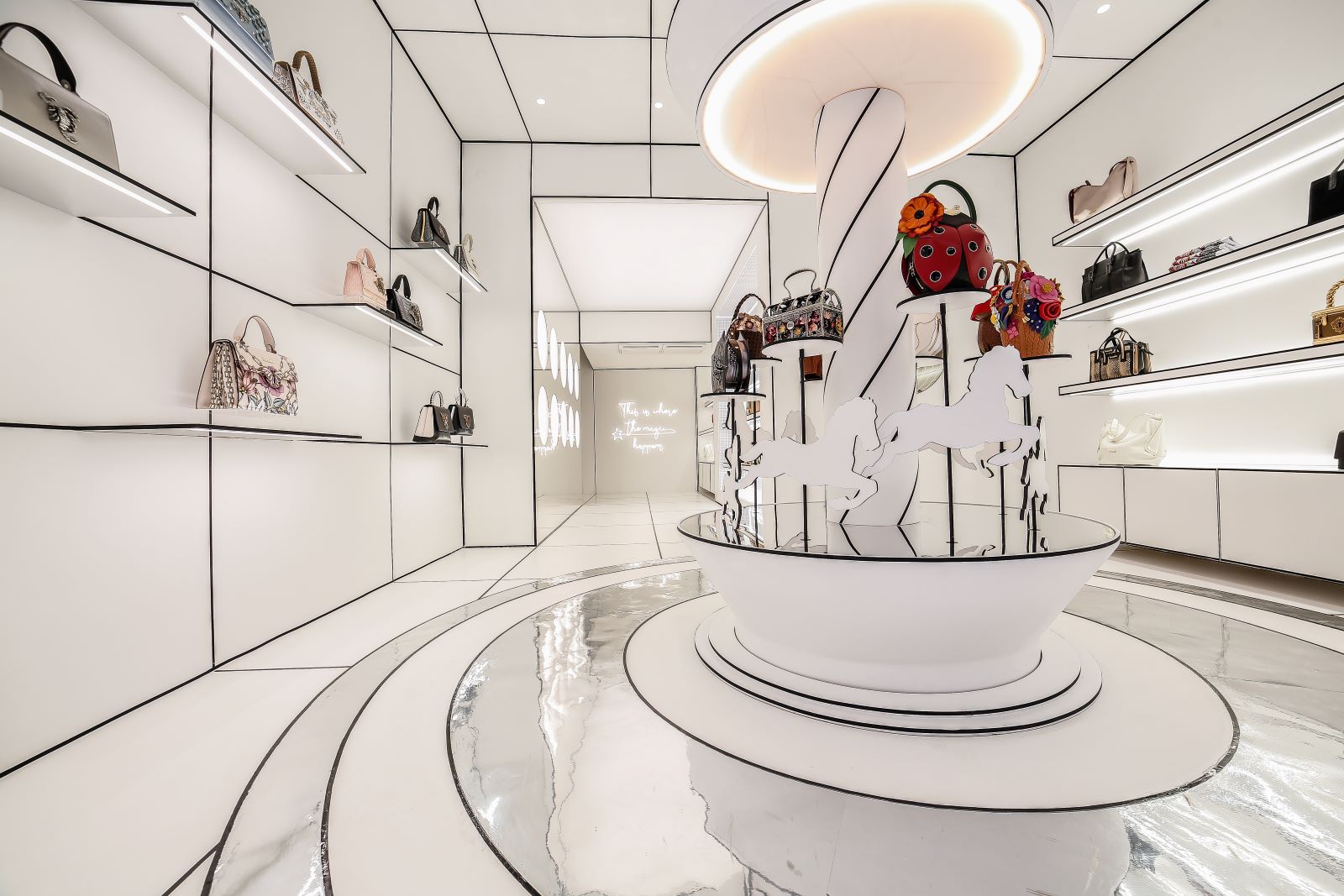 Louis Vuitton Firenze Store In Firenze, Italy