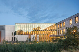Oregon Forest Science Complex di Michael Green Architecture