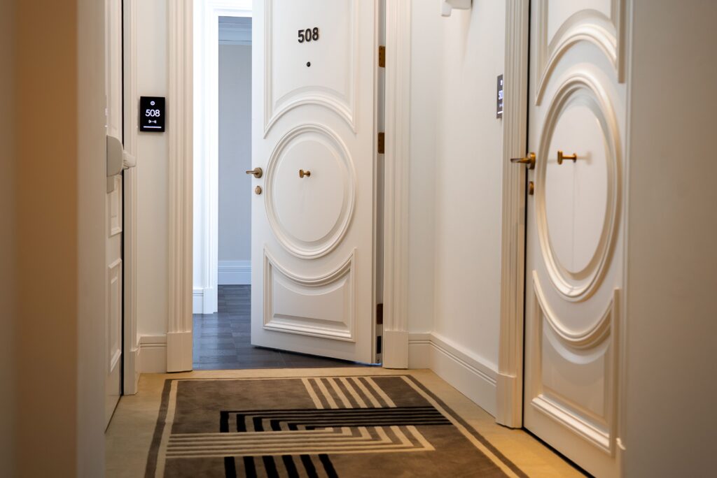 Pietrelli Porte hotel di lusso"