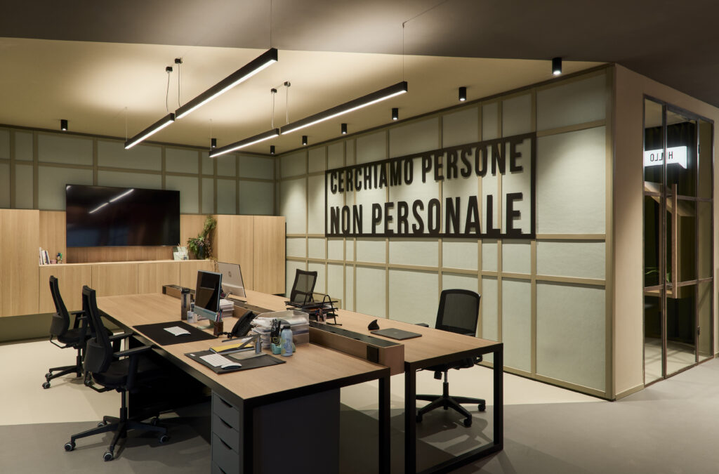 Sinfonie di colore e silenzio: il design suona bene nel nuovo headquarter La Romana