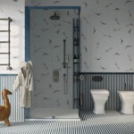 L’architettura del vetro abita il bagno: la rivoluzione di Oltre